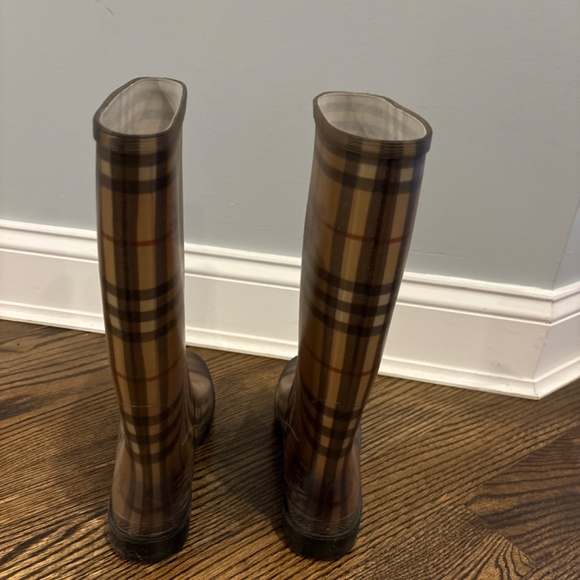 Burberry tall Rain Boots - Picture 4 of 5
